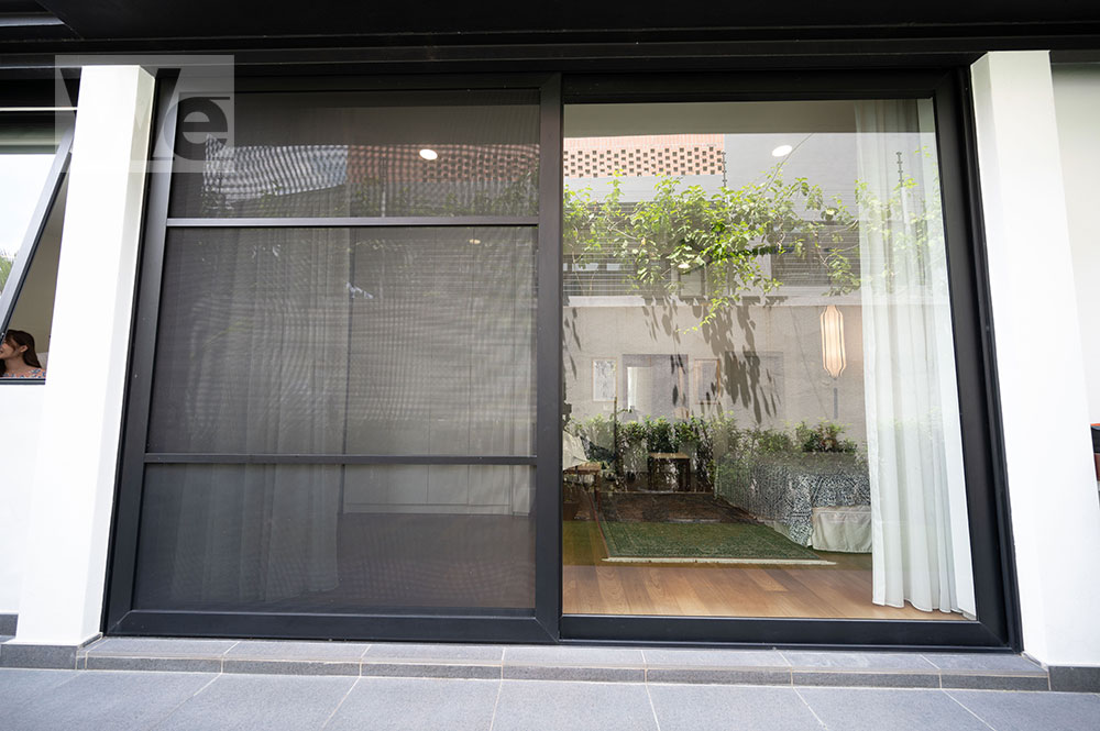 Advantages of Security Mesh for Your Home's Windows and Doors - Window Elements